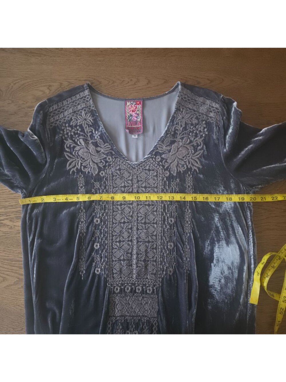 Johnny Was M Embroidered Velvet Tunic Top Gray Boho Long Sleeve Asymmetrical Hem - Picture 8 of 11
